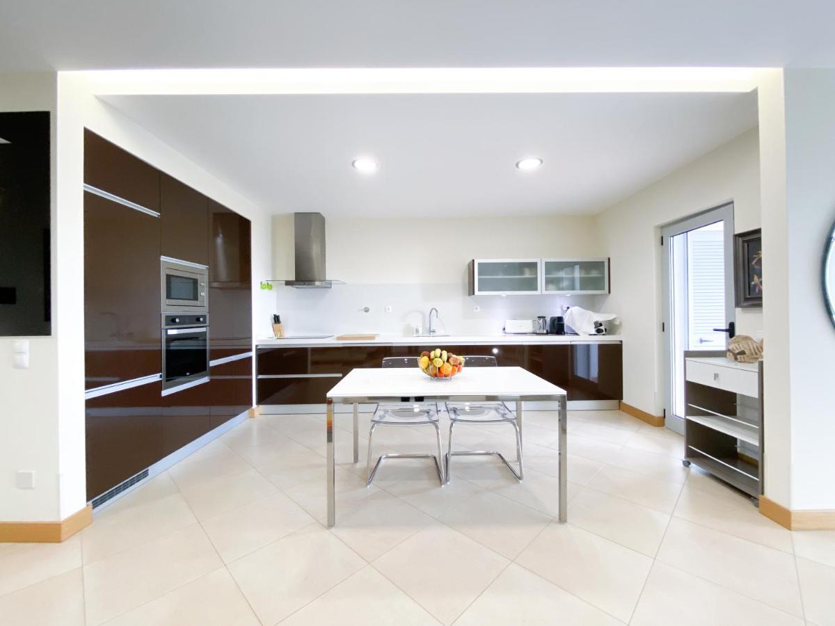 Luxury Condominium Apartment With Swimming Pool #1903 Лагос Екстериор снимка